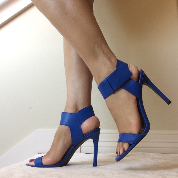 Enzo Angiolini Blue Open Toe Sandals - Picture 2 of 9